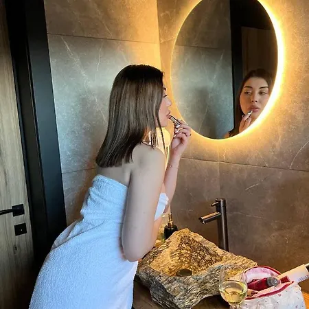 Holiday home Under Sky - з теплим басейном ,чаном-джакузі, панорамною ванною та Playstation 5